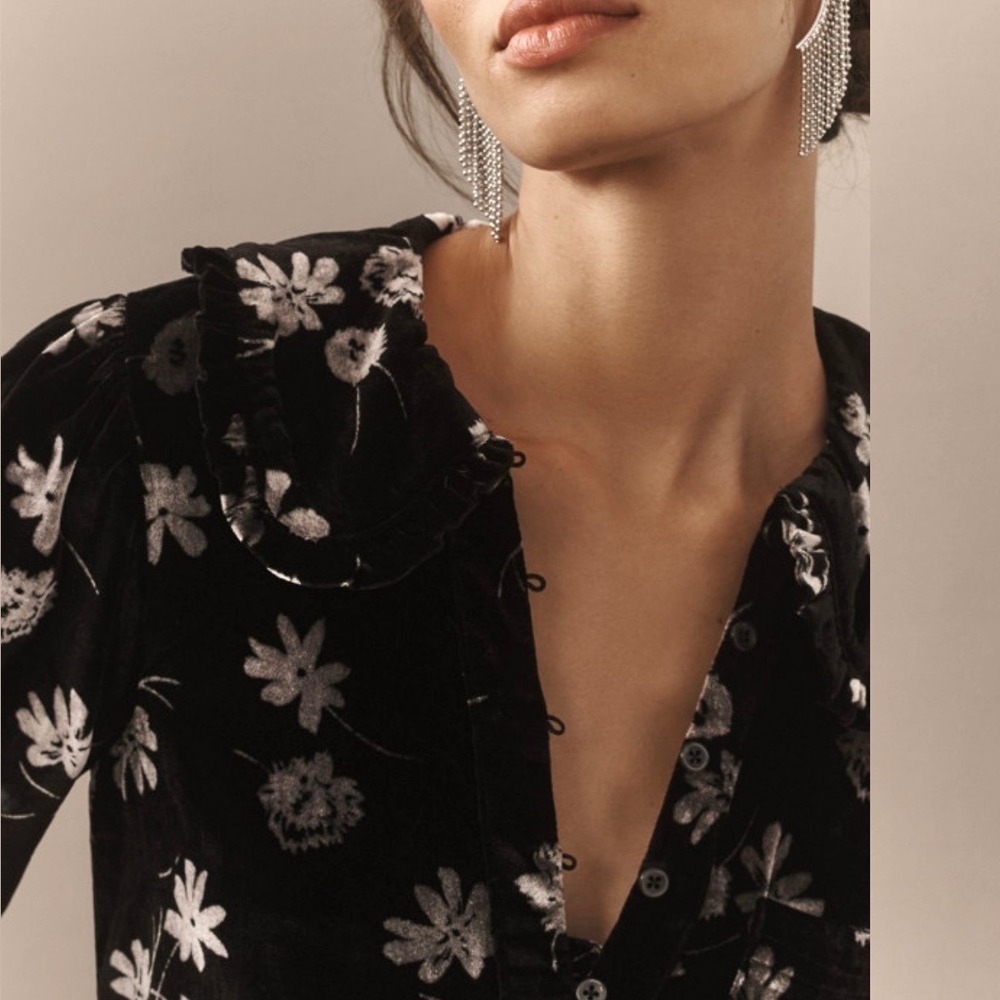 Pilcro Anthropologie Keira Velvet Burnout Blouse Black Witchy Peter Pan Collar M - Picture 12 of 17
